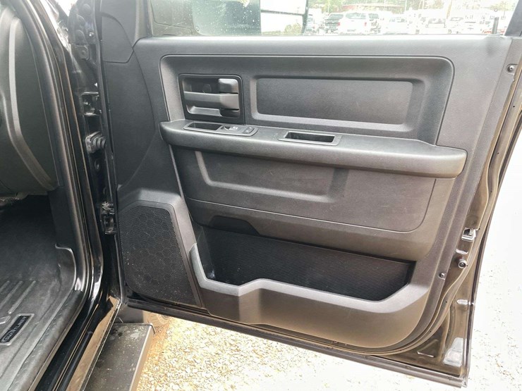 2022-dodge-3500-image-19