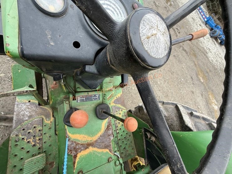 john-deere-2040-image-22