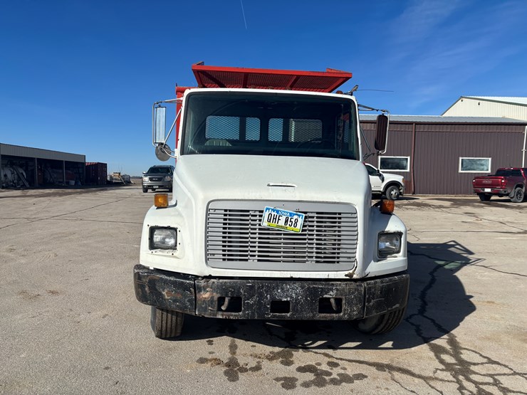 freightliner-fl70-image-6