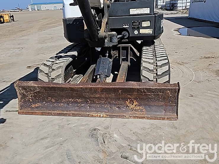 2013-bobcat-e42-image-15