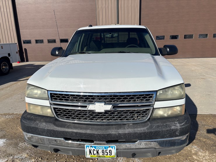 2005-chevrolet-2500-image-19