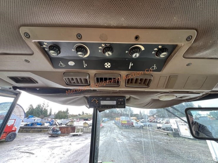 john-deere-2555-image-32