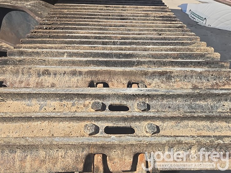 2013-komatsu-pc490-lc-10-image-21