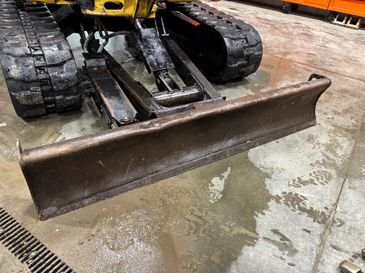 caterpillar-305-image-53