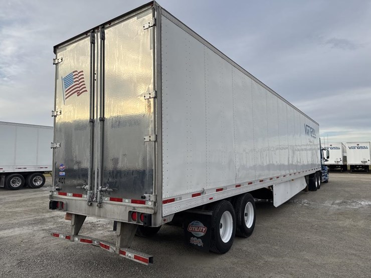 2019-utility-53'-image-5