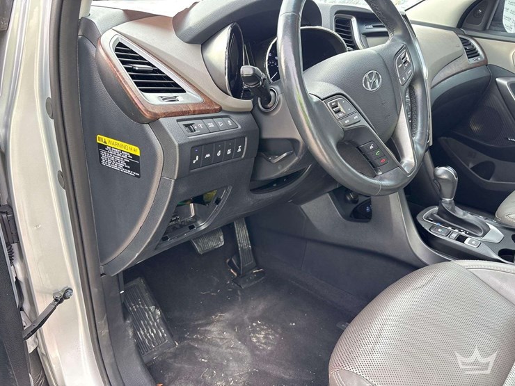 2017-hyundai-santa-fe-image-13