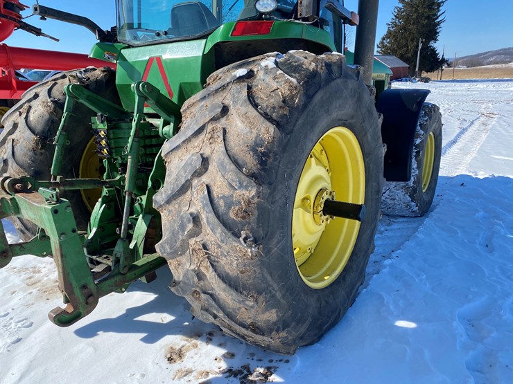 john-deere-8100-image-24