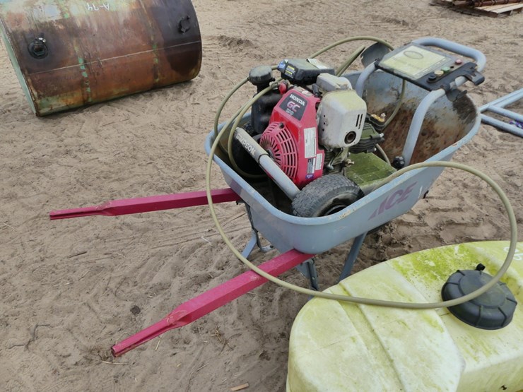 (2)-15-gal-sprayers,-25-gal-sprayer,-honda-pressure-washer,-wheel-barrel-image-3
