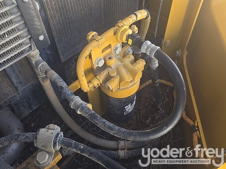 2016-caterpillar-335fl-image-58