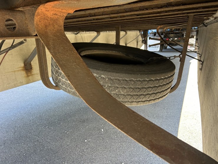 2014-utility-53'-image-30