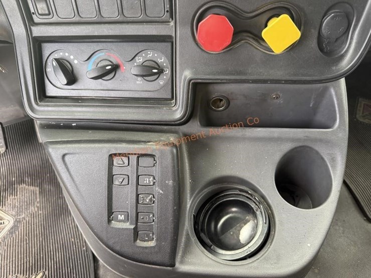 2017-international-prostar-image-42