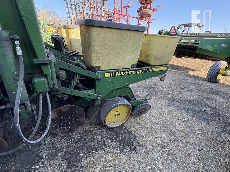 john-deere-7200-image-7