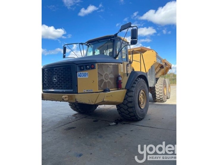 2015-deere-410e-image-1