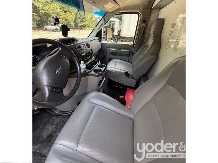 2017-ford-e350-image-6