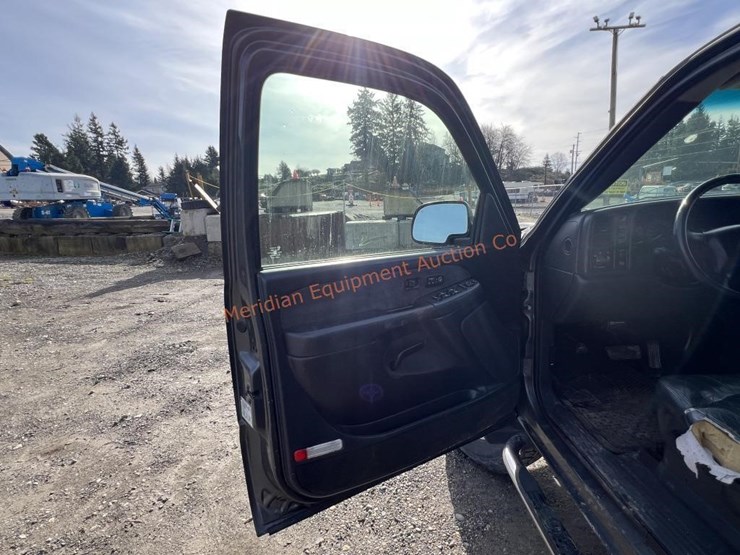 2002-chevrolet-silverado-2500-image-28