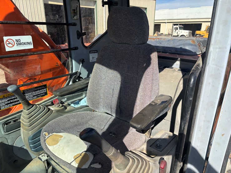 hitachi-ex200-lc-image-49