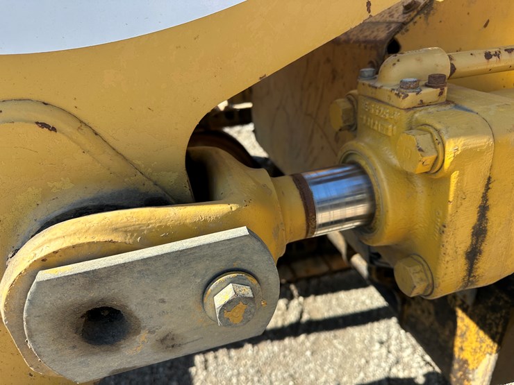 caterpillar-963-image-22