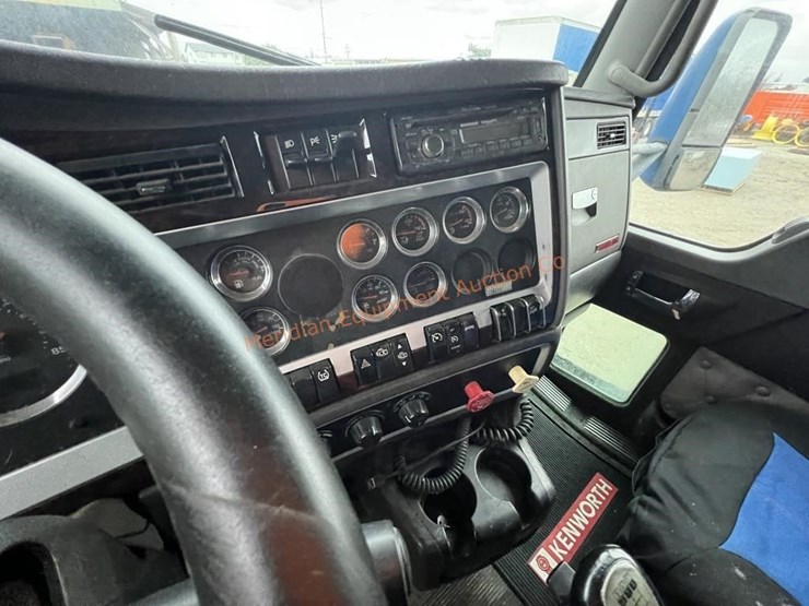 2012-kenworth-t600-image-40