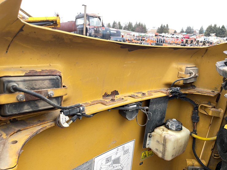 caterpillar-247-image-26