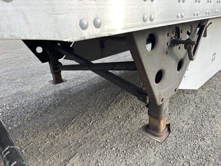 2017-utility-53'-image-18