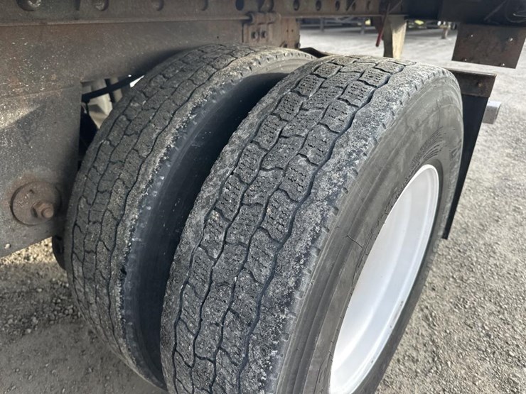 2017-utility-53'-image-26