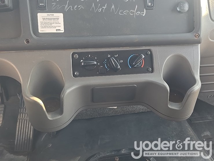 2020-freightliner-m2-106-image-68