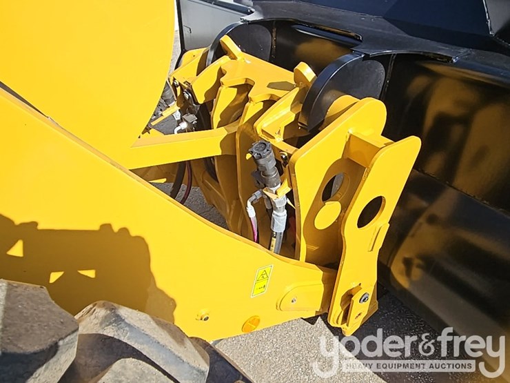 2026-caterpillar-930-image-52