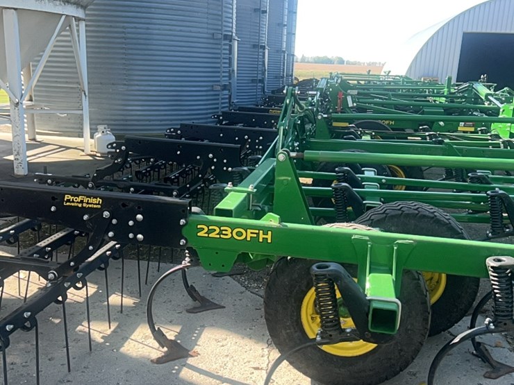 2024-john-deere-52-image-53