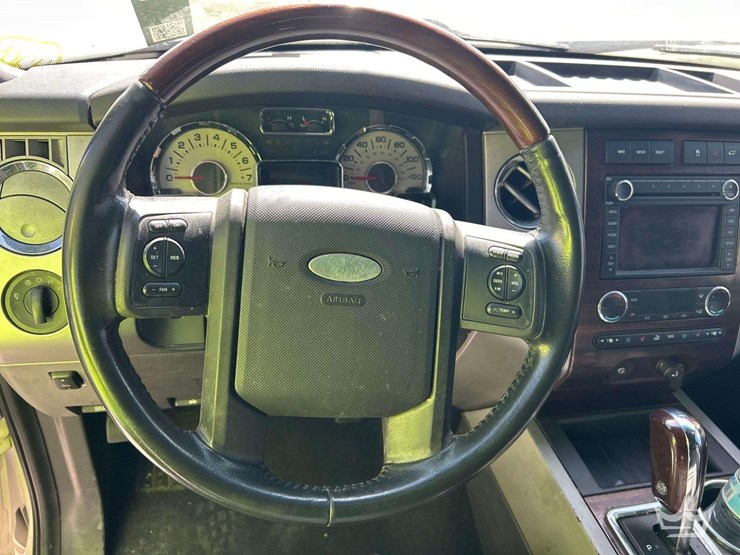 2008-ford-expedition-image-12