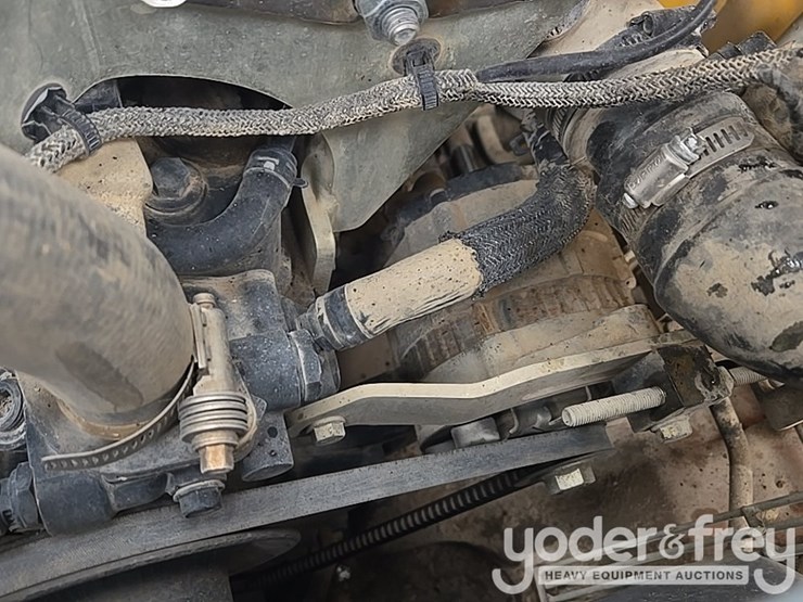 2021-deere-317g-image-55