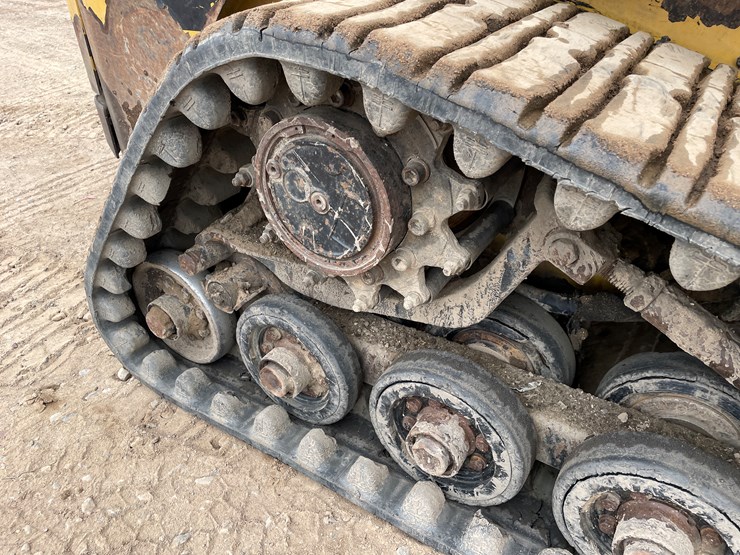 caterpillar-247-image-6