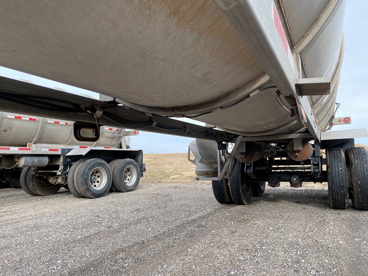#502-•-2012-northern-8,500-gallon-semi-manure-tanker-(has-wi-title)-(waupun,-wi)-image-20