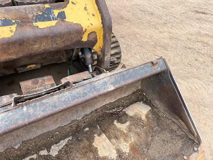 caterpillar-247-image-11