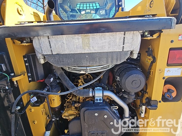 2021-caterpillar-226d3-image-30