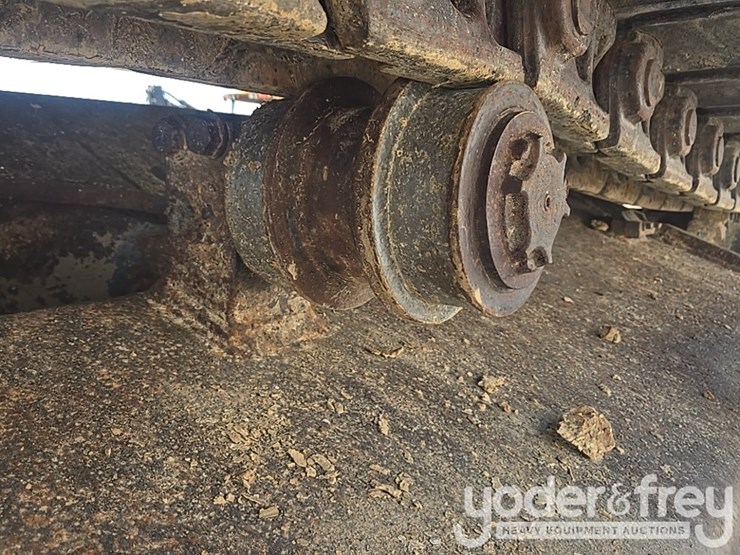 2013-komatsu-pc490-lc-10-image-17