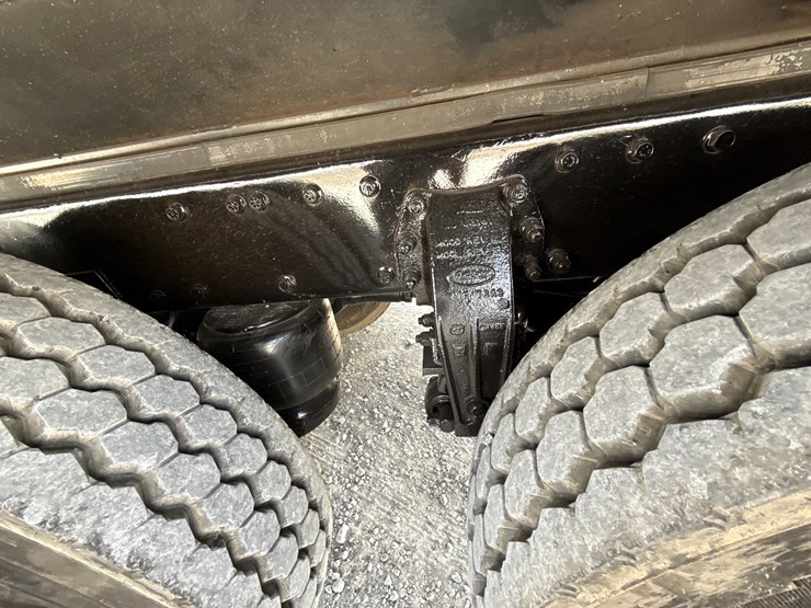 2008-peterbilt-367-image-25