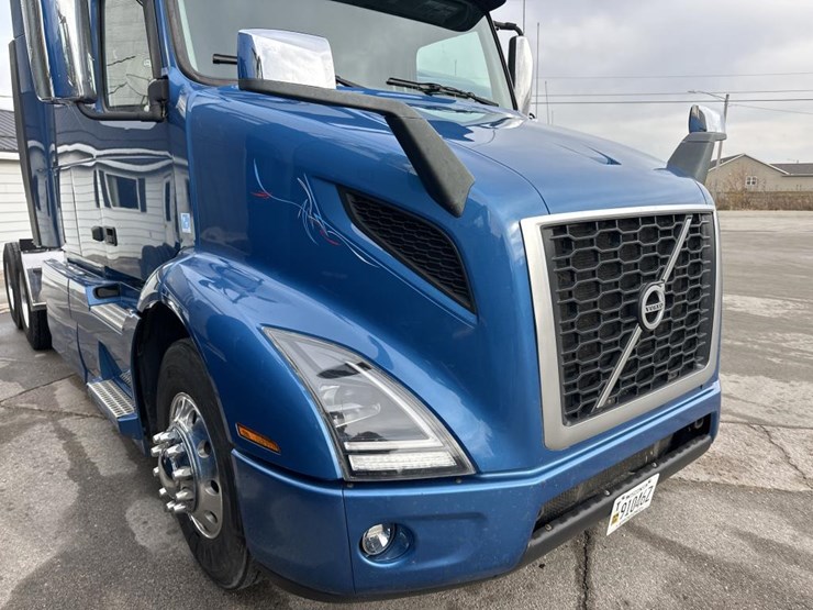 2019-volvo-10-image-22