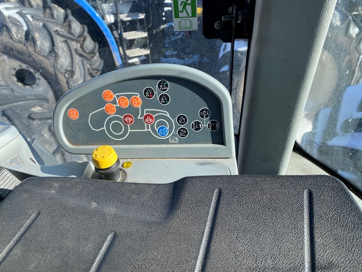 2012-new-holland-670-image-26