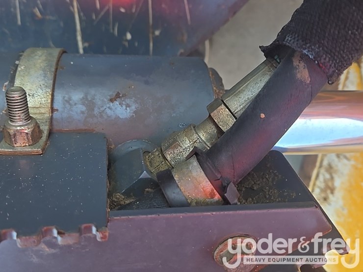 2018-deere-700k-image-32