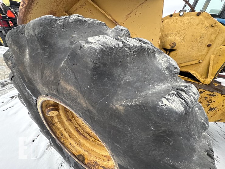 massey-ferguson-320-image-7