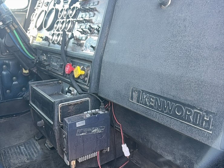 1990-kenworth-t600-image-175