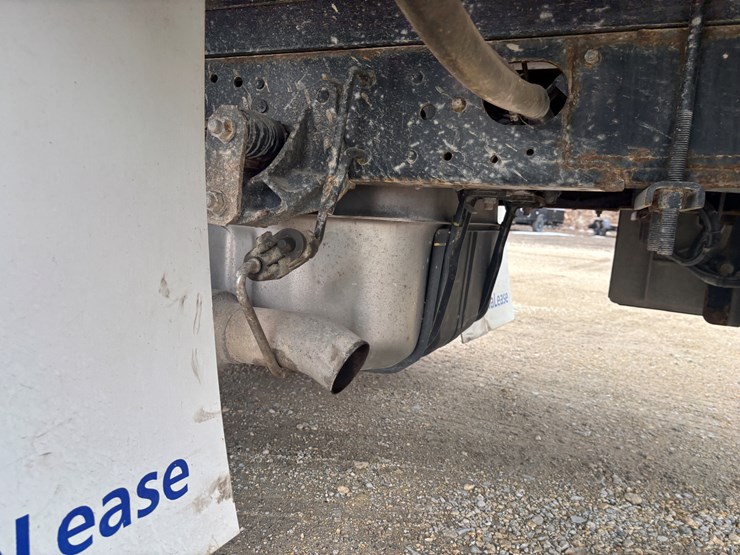 2021-isuzu-npr-hd-image-44