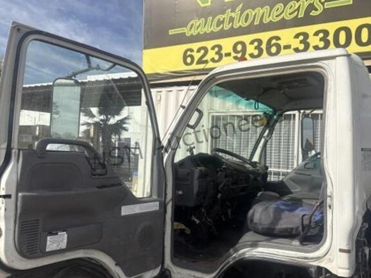 2007-isuzu-nrr-image-29