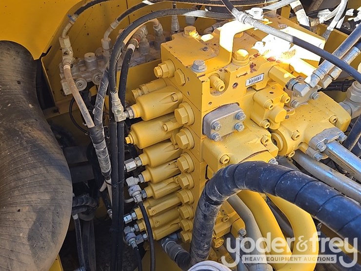 2022-komatsu-pc360-lc-11-image-44