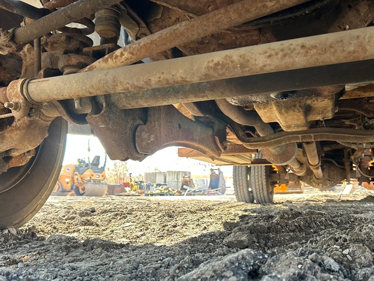 2005-ford-f550-image-46