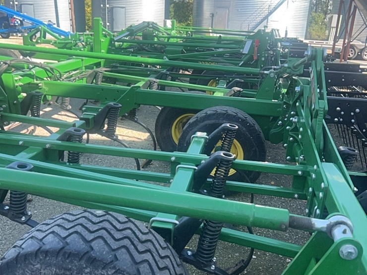 2024-john-deere-52-image-44