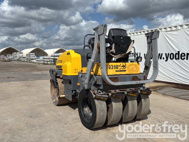 2017-dynapac-cc1300c-image-3