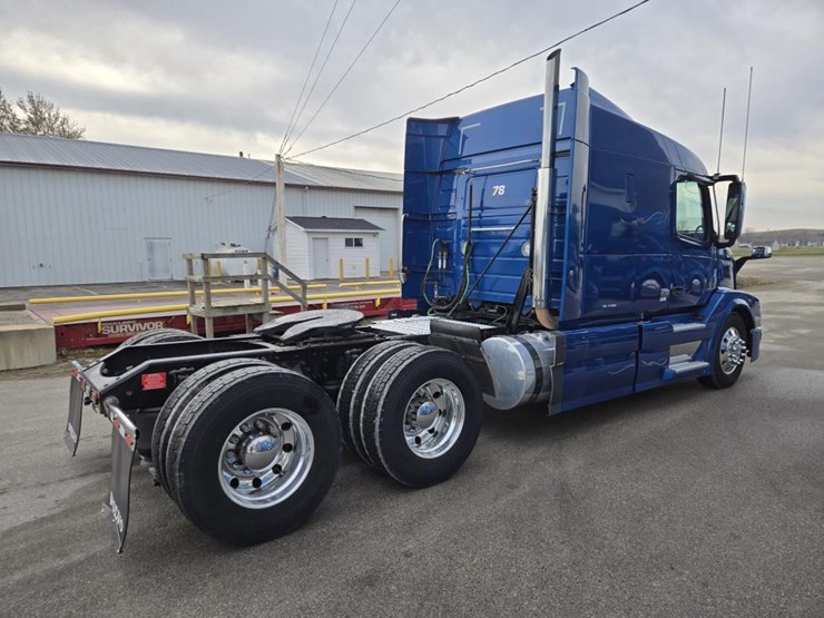 2018-volvo-10-image-5