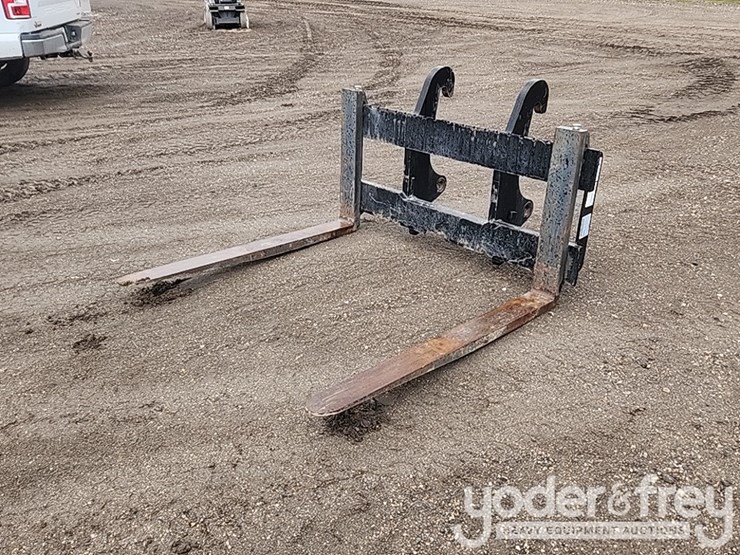 caterpillar-420f-image-1