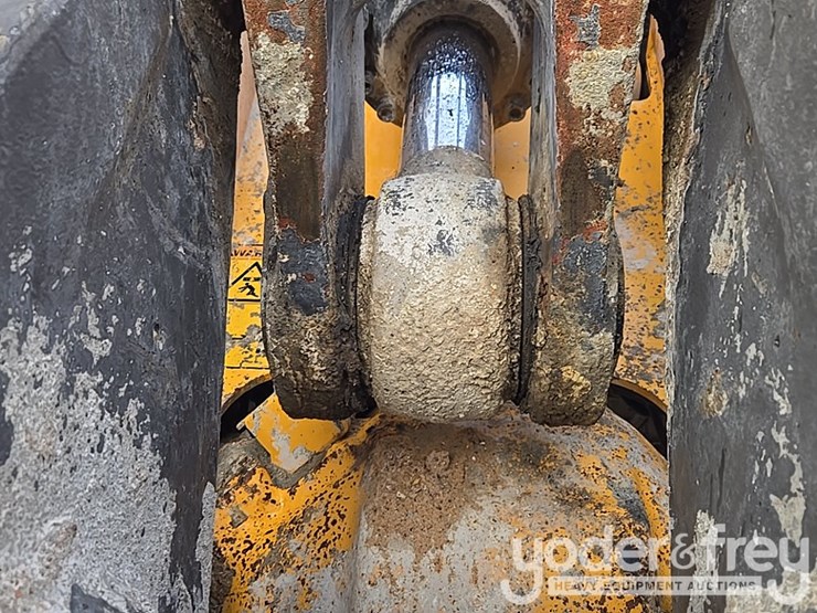 2014-volvo-l150h-image-26